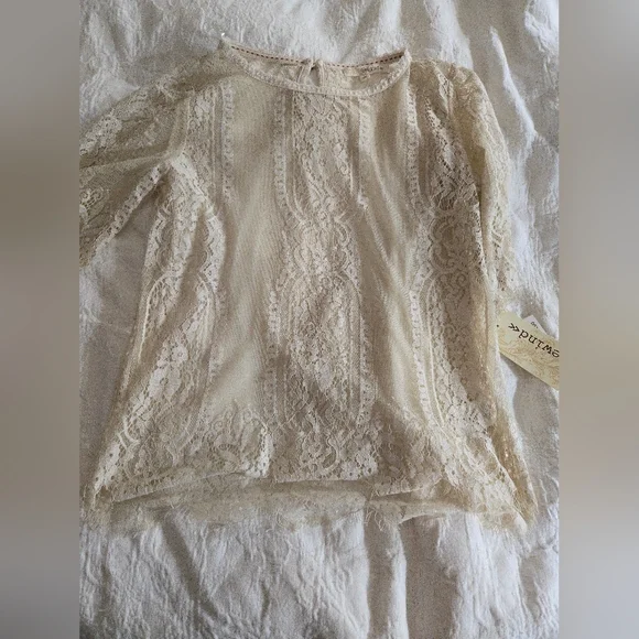 Lace top - Picture 1 of 5